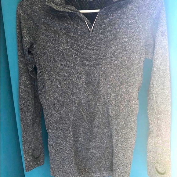 Zyia Long Sleeve 1/4 Zip Jacket in  Gray color, size small - Picture 2 of 3